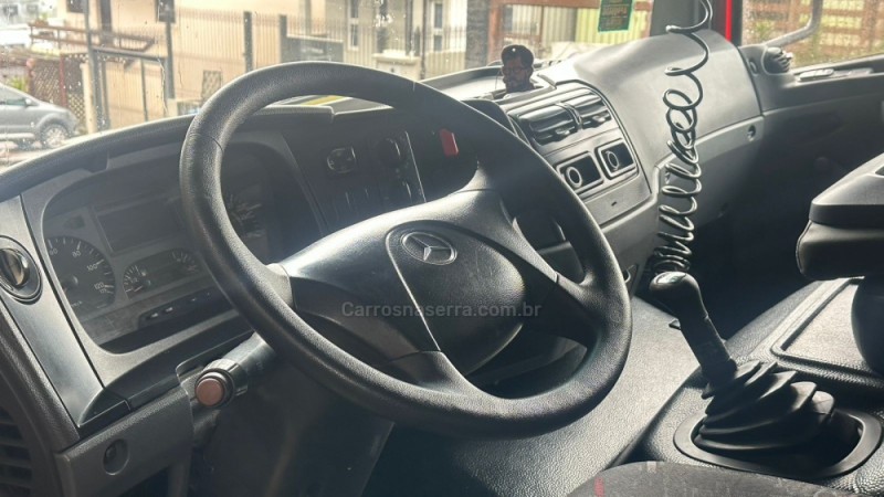 ATEGO 2425 3 EIXOS - 2010 - GARIBALDI