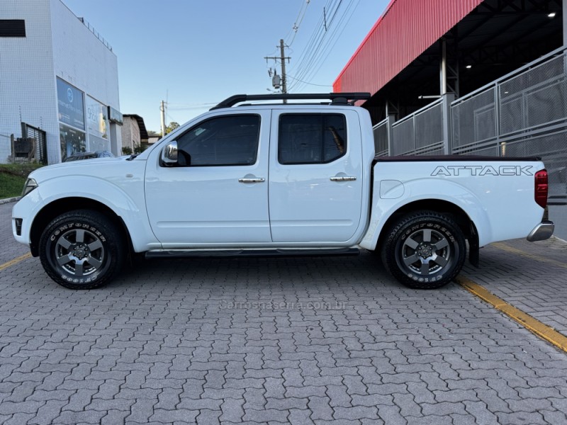 frontier 2.5 sv attack 4x4 cd turbo eletronic diesel 4p automatico 2016 feliz
