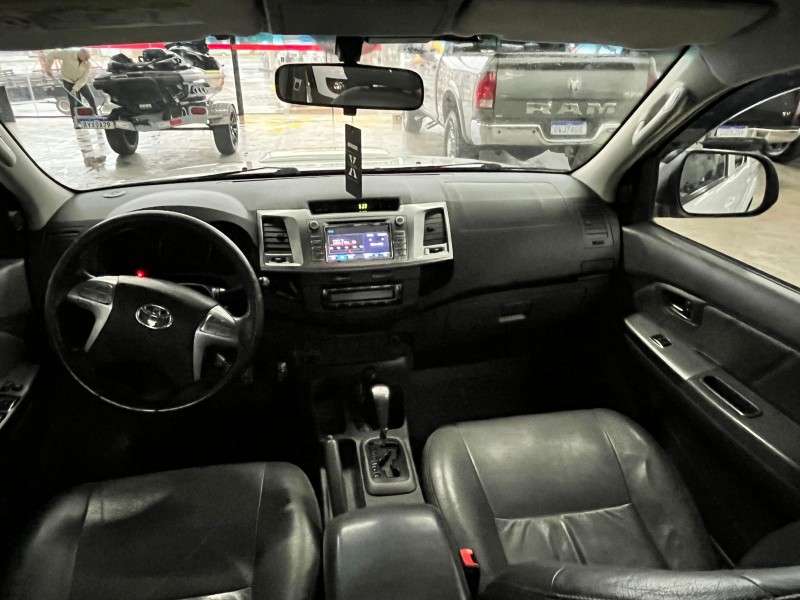 HILUX 3.0 SRV 4X4 CD 16V TURBO INTERCOOLER DIESEL 4P AUTOMÁTICO - 2014 - VACARIA