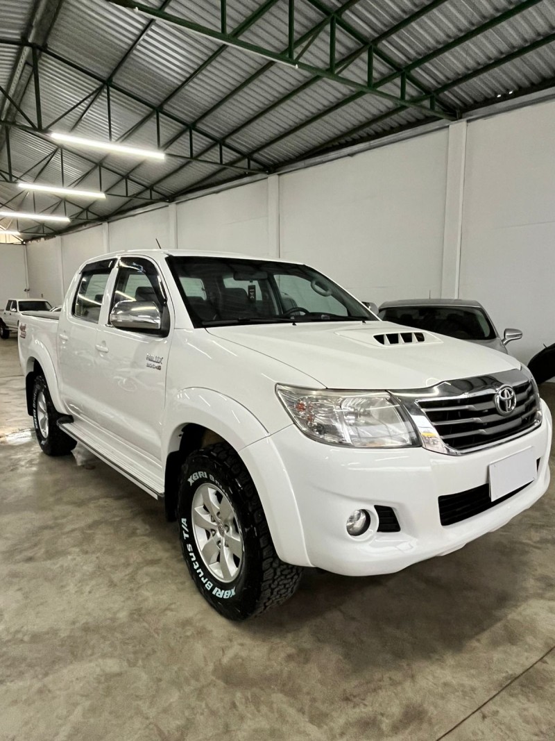 hilux 3.0 srv 4x4 cd 16v turbo intercooler diesel 4p automatico 2014 vacaria
