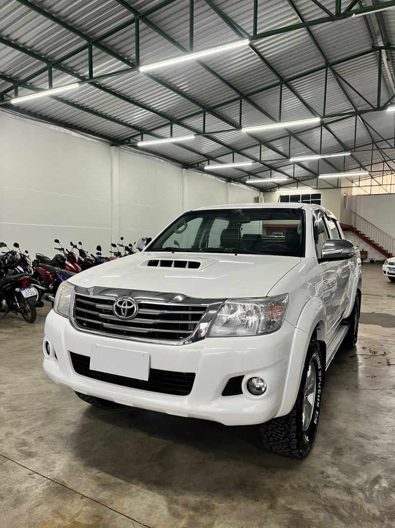 HILUX 3.0 SRV 4X4 CD 16V TURBO INTERCOOLER DIESEL 4P AUTOMÁTICO - 2014 - VACARIA