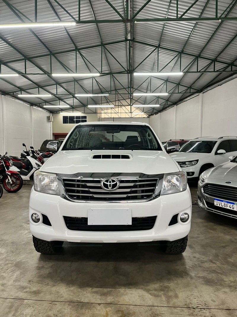 HILUX 3.0 SRV 4X4 CD 16V TURBO INTERCOOLER DIESEL 4P AUTOMÁTICO - 2014 - VACARIA