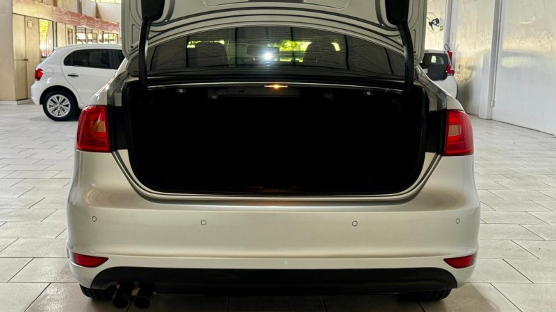 JETTA 2.0 COMFORTLINE FLEX 4P TIPTRONIC - 2014 - ESTâNCIA VELHA