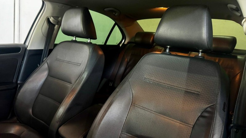 JETTA 2.0 COMFORTLINE FLEX 4P TIPTRONIC - 2014 - ESTâNCIA VELHA