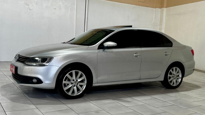JETTA 2.0 COMFORTLINE FLEX 4P TIPTRONIC - 2014 - ESTâNCIA VELHA
