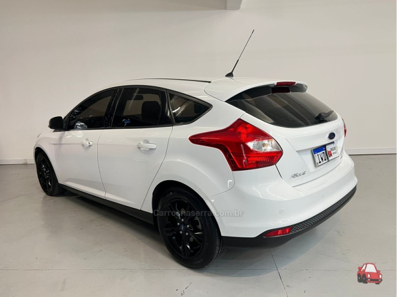 FOCUS 2.0 SE PLUS 16V FLEX 4P AUTOMÁTICO - 2015 - CAXIAS DO SUL