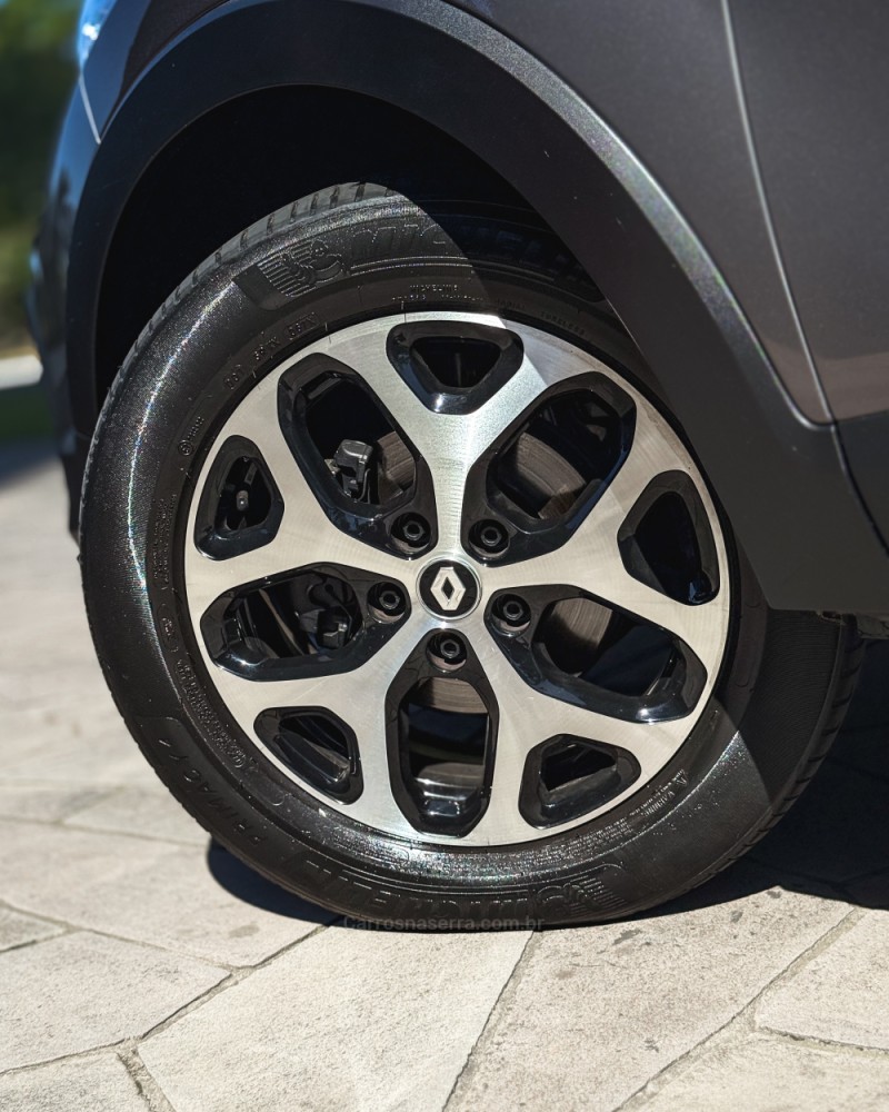 CAPTUR 1.3 INTENSE TURBO 16V FLEX 5P AUTOMÁTICO - 2022 - NOVO HAMBURGO