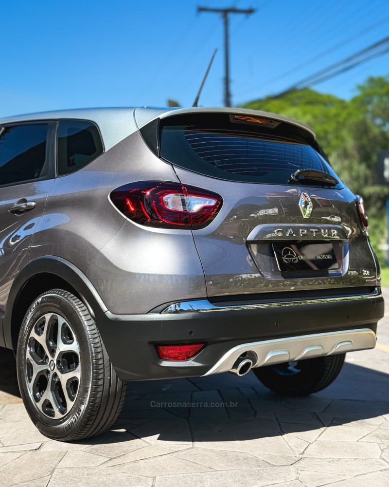 CAPTUR 1.3 INTENSE TURBO 16V FLEX 5P AUTOMÁTICO - 2022 - NOVO HAMBURGO
