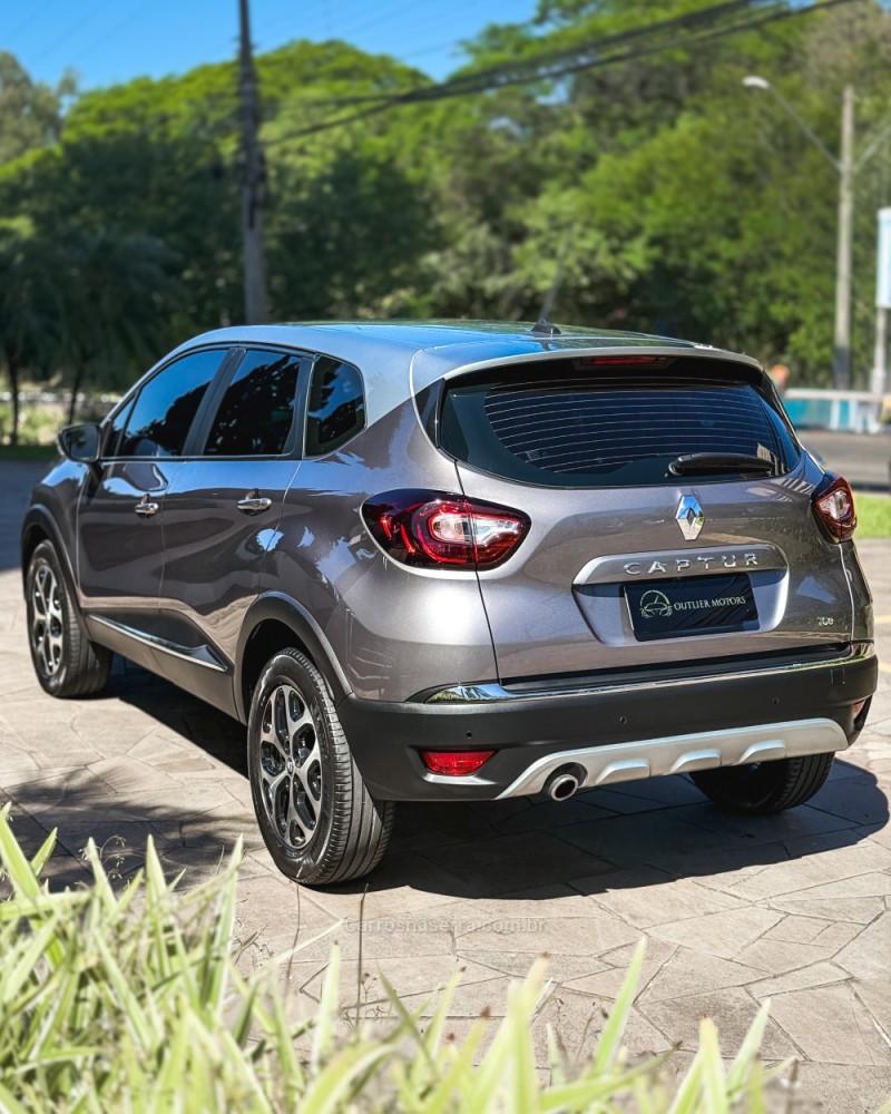 CAPTUR 1.3 INTENSE TURBO 16V FLEX 5P AUTOMÁTICO - 2022 - NOVO HAMBURGO