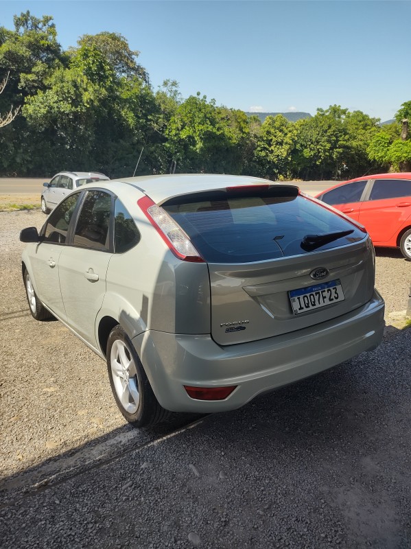 FOCUS 1.6 SE 8V FLEX 4P MANUAL - 2010 - VALE REAL