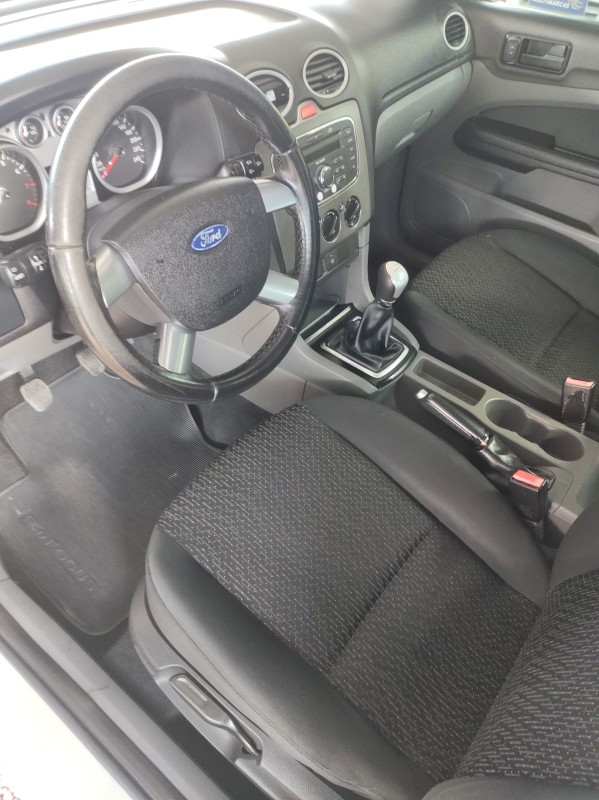 FOCUS 1.6 SE 8V FLEX 4P MANUAL - 2010 - VALE REAL