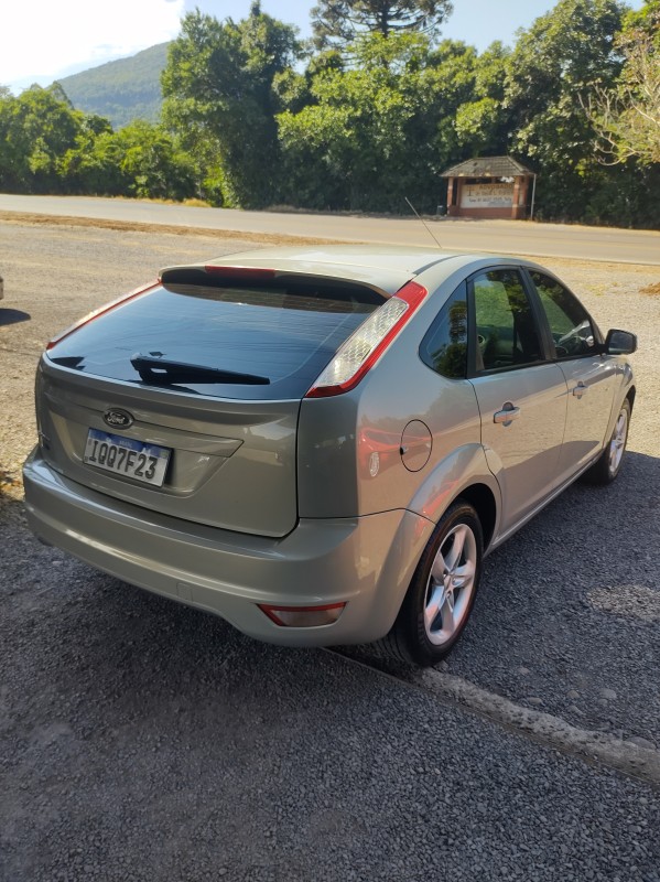 FOCUS 1.6 SE 8V FLEX 4P MANUAL - 2010 - VALE REAL