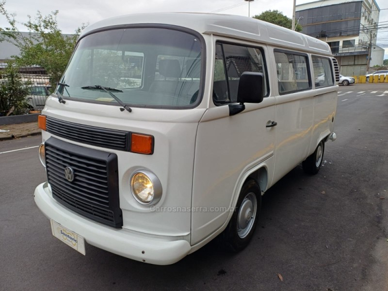 kombi 1.4 mi std lotacao 8v flex 3p manual 2008 passo fundo