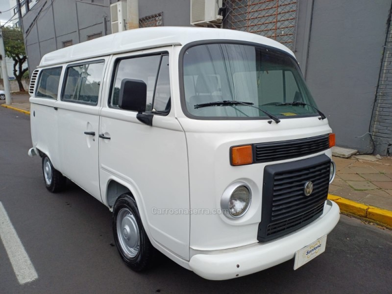 KOMBI 1.4 MI STD LOTAÇÃO 8V FLEX 3P MANUAL - 2008 - PASSO FUNDO