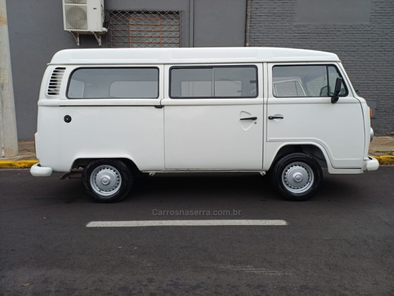 KOMBI 1.4 MI STD LOTAÇÃO 8V FLEX 3P MANUAL - 2008 - PASSO FUNDO