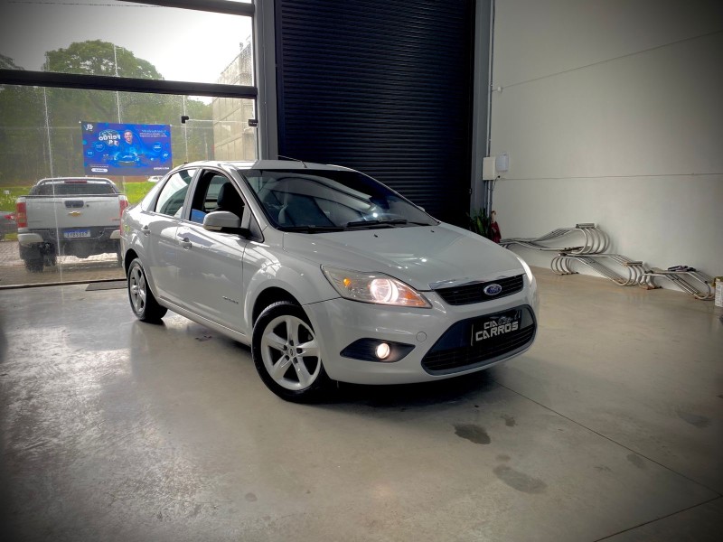 FOCUS 2.0 SE 16V FLEX 4P AUTOMÁTICO - 2011 - LAJEADO