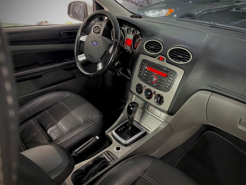 FOCUS 2.0 SE 16V FLEX 4P AUTOMÁTICO - 2011 - LAJEADO