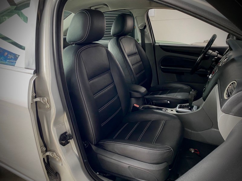 FOCUS 2.0 SE 16V FLEX 4P AUTOMÁTICO - 2011 - LAJEADO