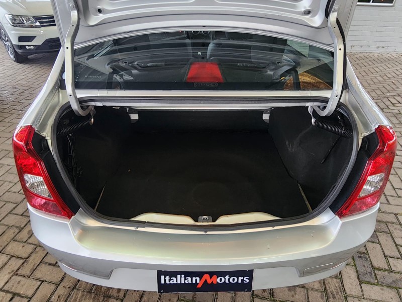 LOGAN 1.0 AUTHENTIQUE 16V FLEX 4P MANUAL - 2012 - CAXIAS DO SUL