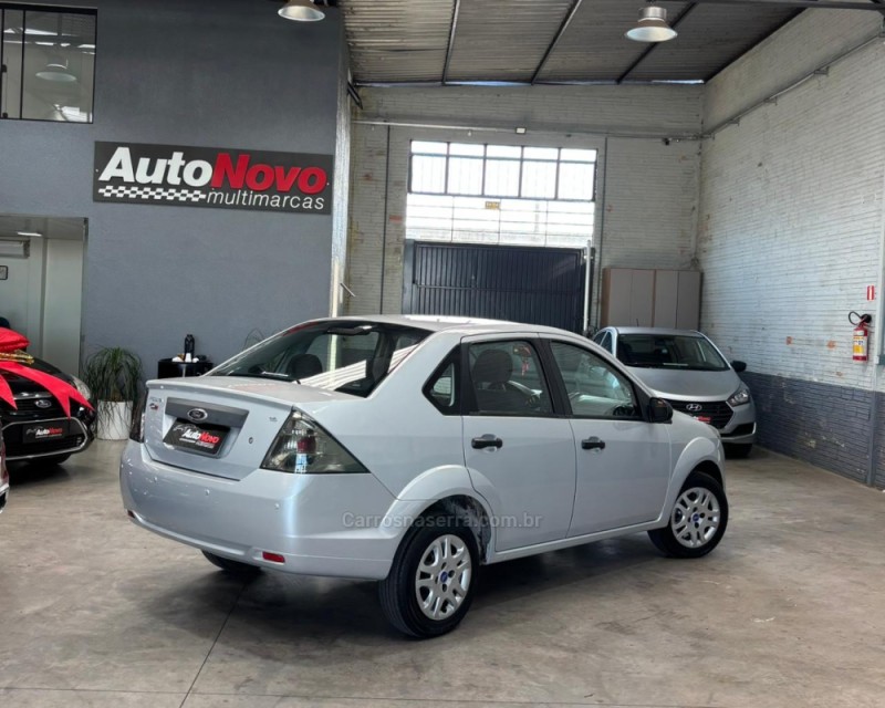 FIESTA 1.6 MPI SEDAN 8V FLEX 4P MANUAL - 2011 - VACARIA
