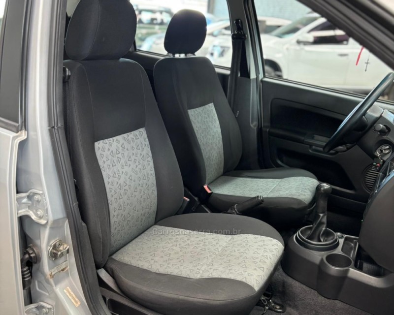 FIESTA 1.6 MPI SEDAN 8V FLEX 4P MANUAL - 2011 - VACARIA