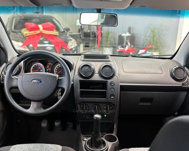 FIESTA 1.6 MPI SEDAN 8V FLEX 4P MANUAL - 2011 - VACARIA