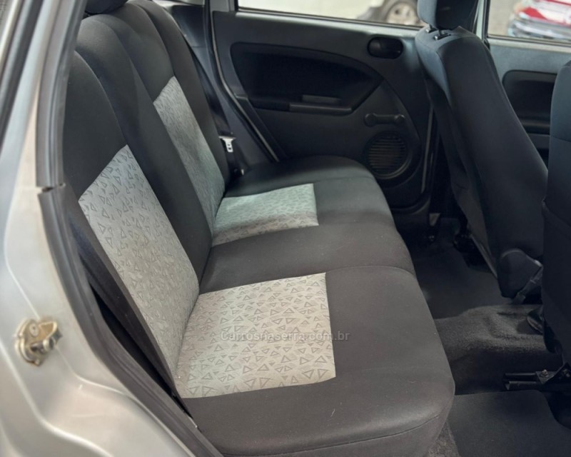 FIESTA 1.6 MPI SEDAN 8V FLEX 4P MANUAL - 2011 - VACARIA