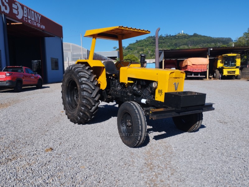 trator 85  1980 guapore