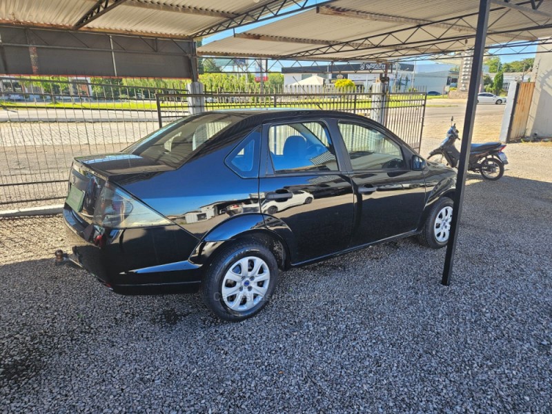 FIESTA 1.6 MPI CLASS SEDAN 8V FLEX 4P MANUAL - 2011 - VERANóPOLIS