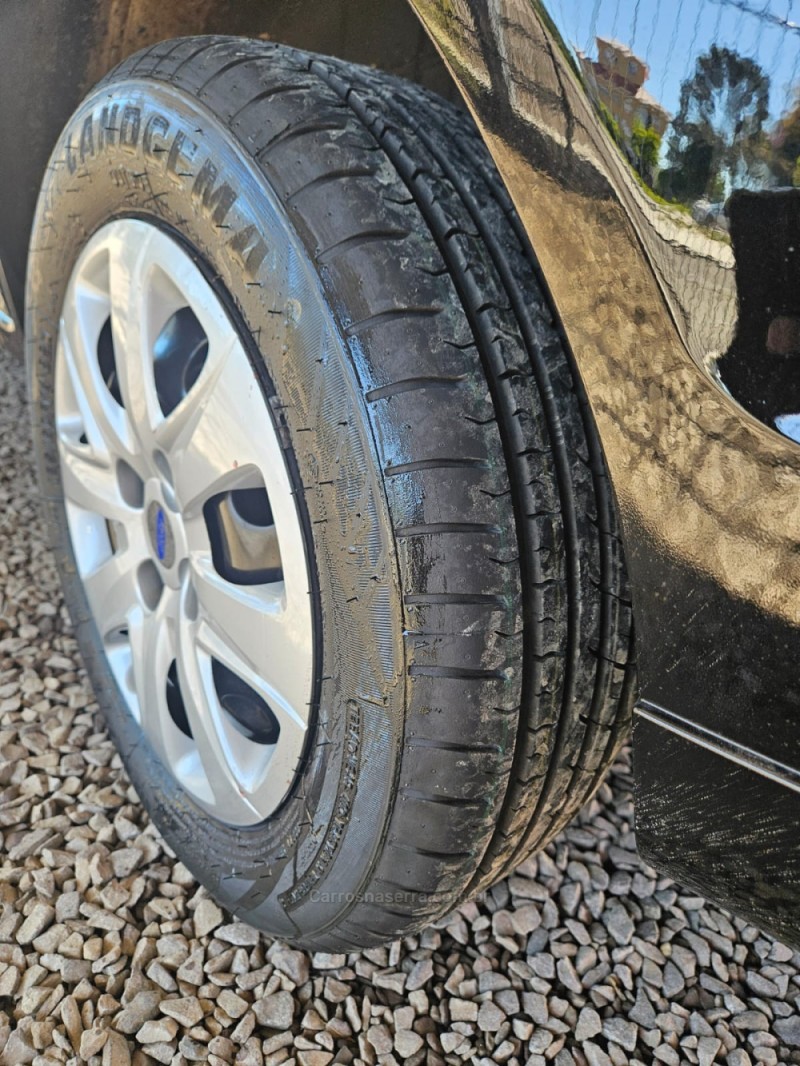 FIESTA 1.6 MPI CLASS SEDAN 8V FLEX 4P MANUAL - 2011 - VERANóPOLIS