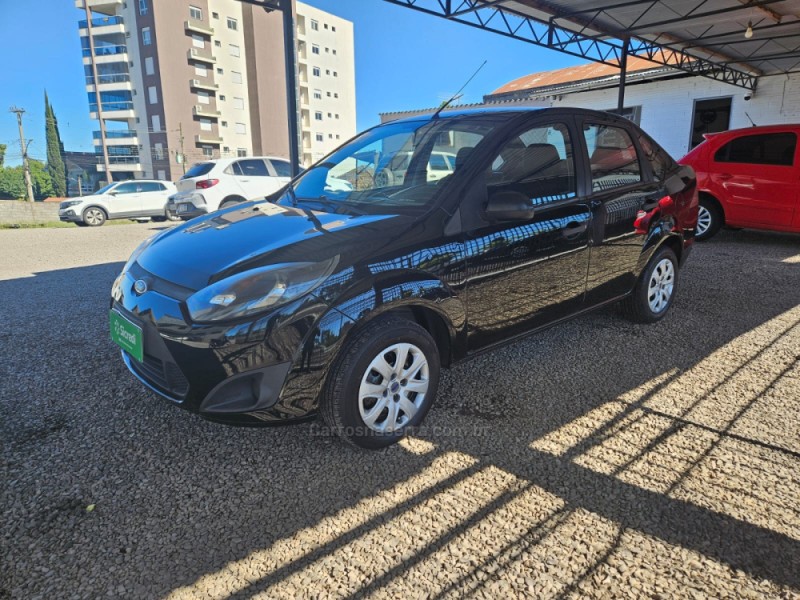 FIESTA 1.6 MPI CLASS SEDAN 8V FLEX 4P MANUAL - 2011 - VERANóPOLIS
