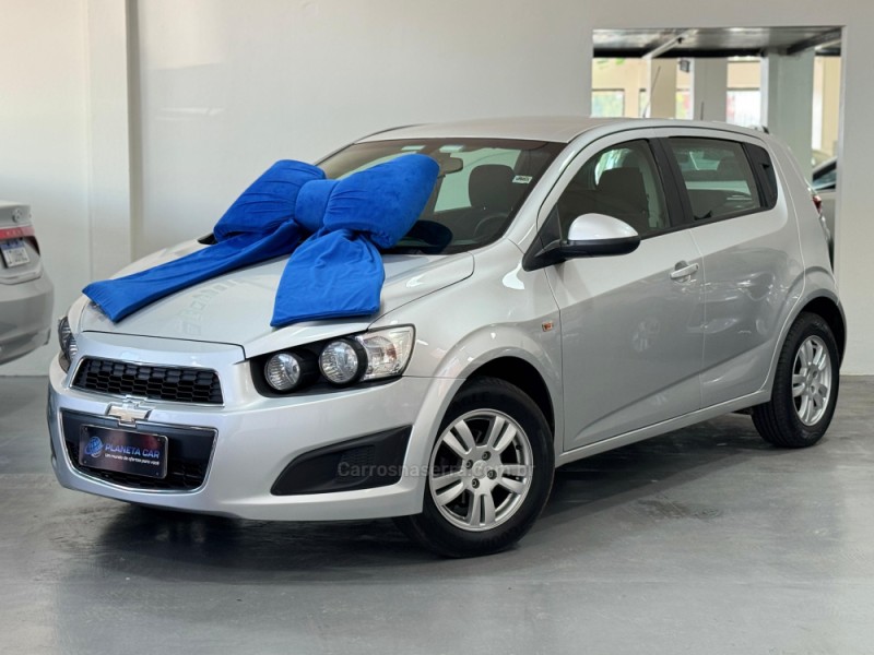 sonic 1.6 lt 16v flex 4p manual 2014 santa cruz do sul