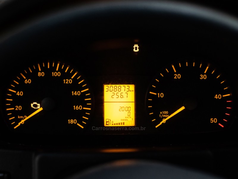 SPRINTER 2.2 FURGÃO 415 LONGO TETO ALTO DIESEL 3P MANUAL - 2017 - CAXIAS DO SUL