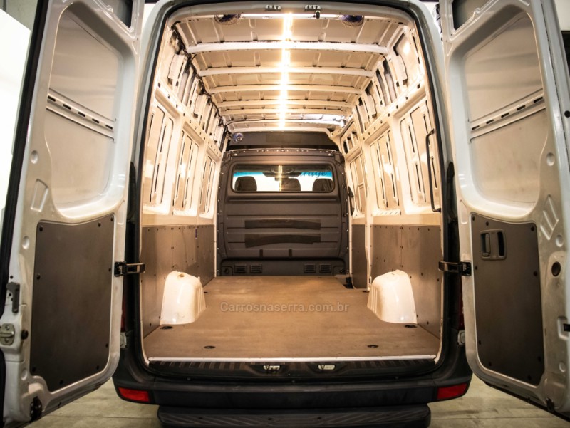 SPRINTER 2.2 FURGÃO 415 LONGO TETO ALTO DIESEL 3P MANUAL - 2017 - CAXIAS DO SUL