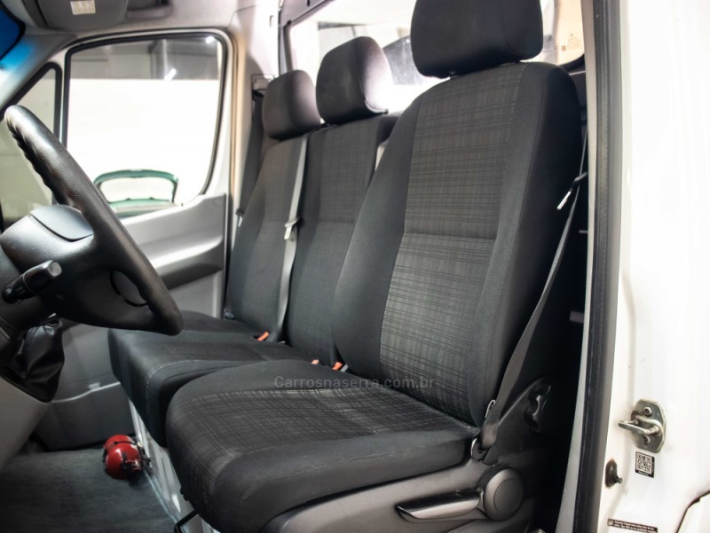 SPRINTER 2.2 FURGÃO 415 LONGO TETO ALTO DIESEL 3P MANUAL - 2017 - CAXIAS DO SUL