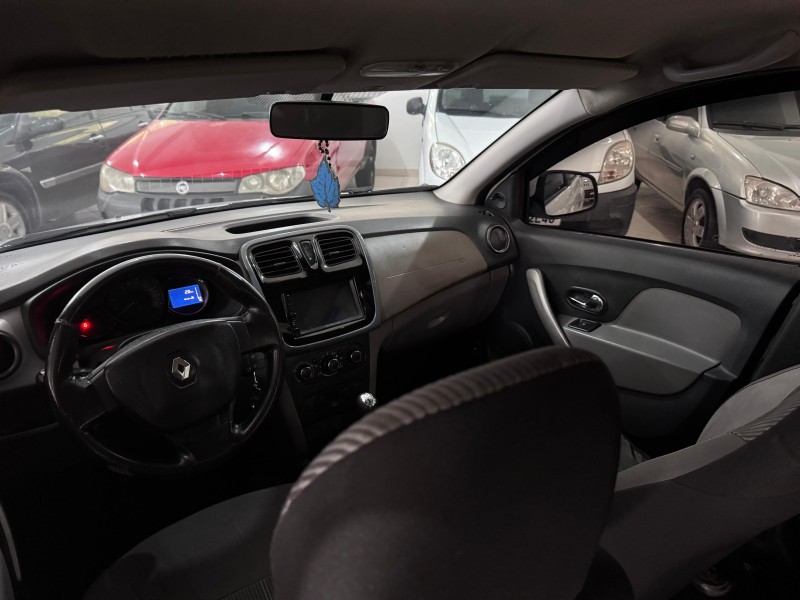 LOGAN 1.6 EXPRESSION 8V HI-FLEX 4P MANUAL - 2015 - CAXIAS DO SUL