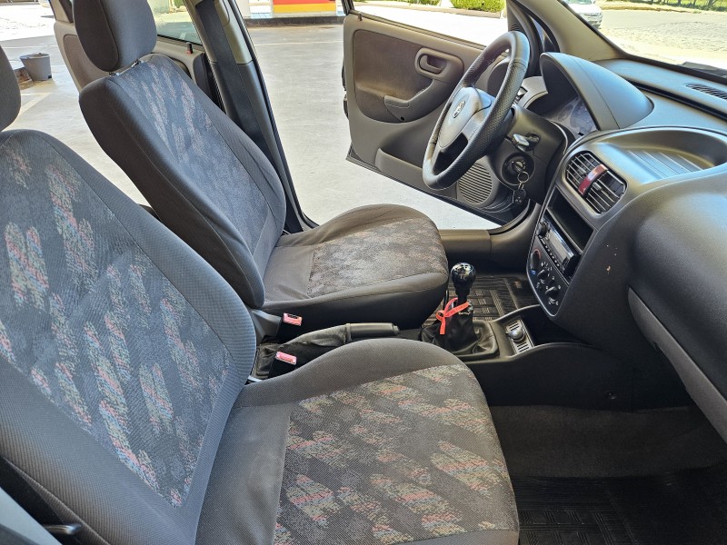 CORSA 1.0 MPFI MAXX 8V GASOLINA 4P MANUAL - 2005 - CAXIAS DO SUL