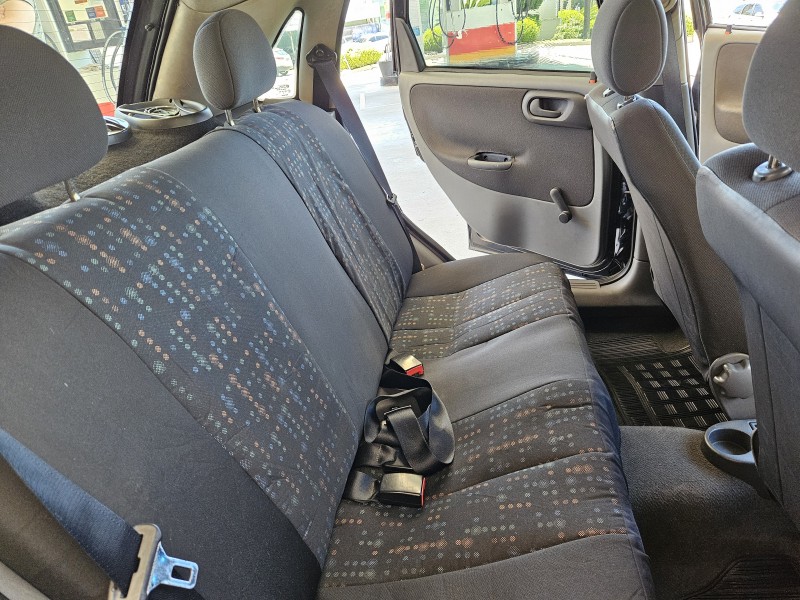 CORSA 1.0 MPFI MAXX 8V GASOLINA 4P MANUAL - 2005 - CAXIAS DO SUL