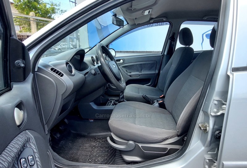 FIESTA 1.6 ROCAM SEDAN 8V FLEX 4P MANUAL - 2006 - SALVADOR DO SUL