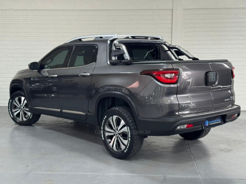 TORO 2.0 16V TURBO DIESEL VOLCANO 4WD AUTOMÁTICO - 2023 - SANTA CRUZ DO SUL