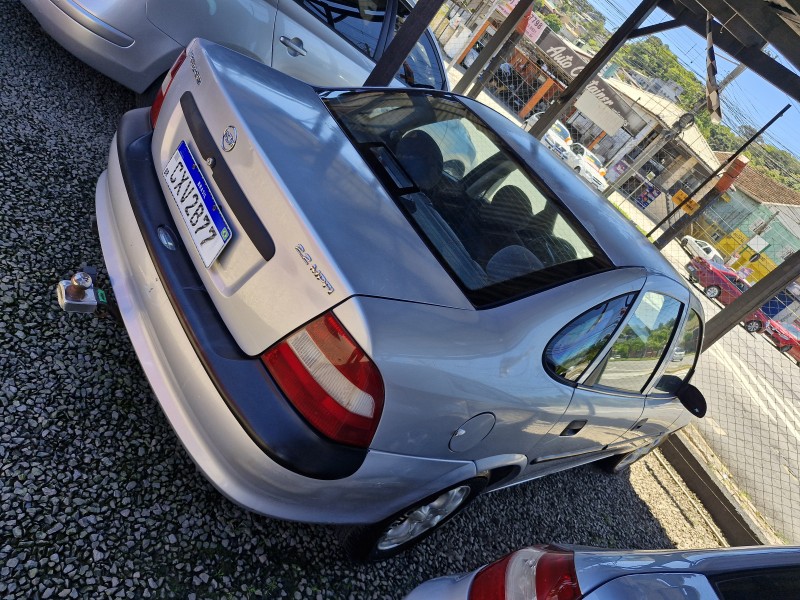 VECTRA 2.2 MPFI GLS 8V GASOLINA 4P MANUAL - 1999 - CAXIAS DO SUL