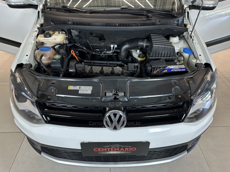 CROSSFOX 1.6 MI FLEX 8V 4P MANUAL - 2014 - SAPIRANGA