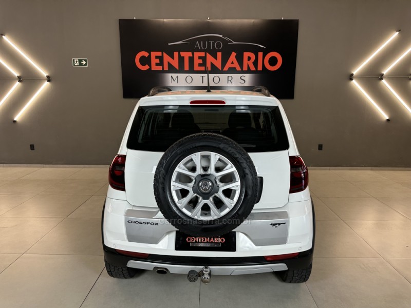 CROSSFOX 1.6 MI FLEX 8V 4P MANUAL - 2014 - SAPIRANGA