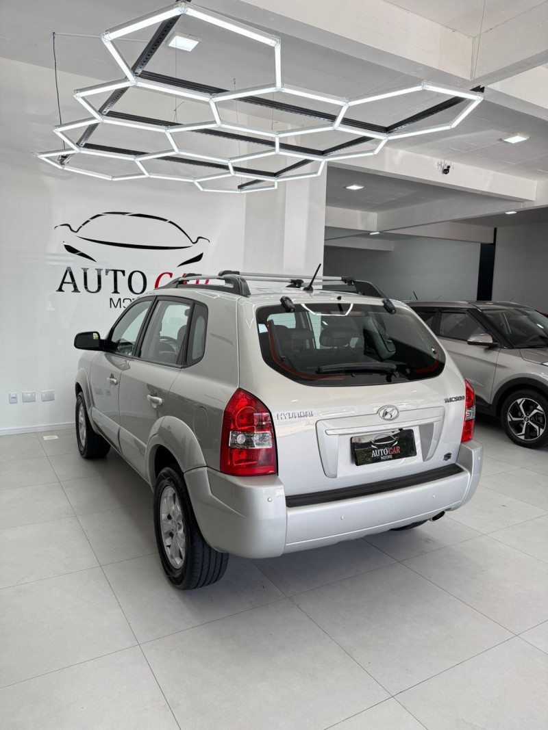 TUCSON 2.0 MPFI GL 16V 142CV 2WD GASOLINA 4P MANUAL - 2011 - CAXIAS DO SUL