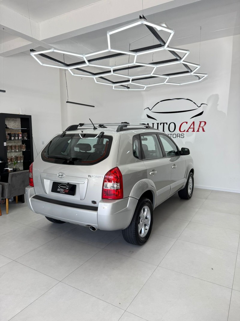 TUCSON 2.0 MPFI GL 16V 142CV 2WD GASOLINA 4P MANUAL - 2011 - CAXIAS DO SUL