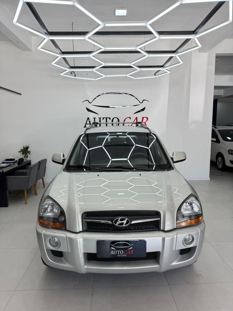 TUCSON 2.0 MPFI GL 16V 142CV 2WD GASOLINA 4P MANUAL - 2011 - CAXIAS DO SUL