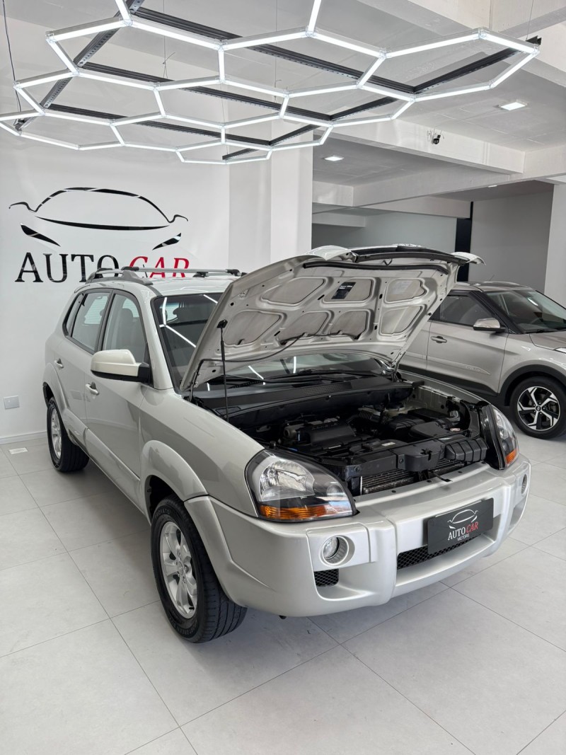 TUCSON 2.0 MPFI GL 16V 142CV 2WD GASOLINA 4P MANUAL - 2011 - CAXIAS DO SUL