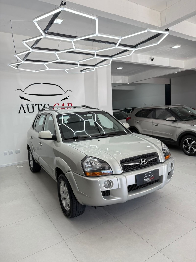 TUCSON 2.0 MPFI GL 16V 142CV 2WD GASOLINA 4P MANUAL - 2011 - CAXIAS DO SUL