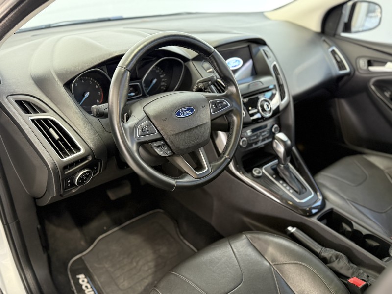 FOCUS 2.0 TITANIUM HATCH 16V FLEX 4P AUTOMÁTICO - 2017 - CAXIAS DO SUL