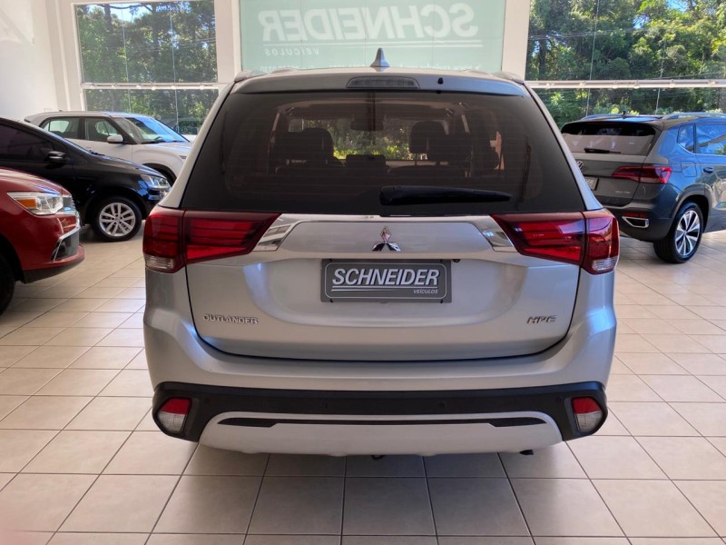 OUTLANDER 2.0 16V GASOLINA 4P AUTOMÁTICO - 2020 - NOVA PETRóPOLIS